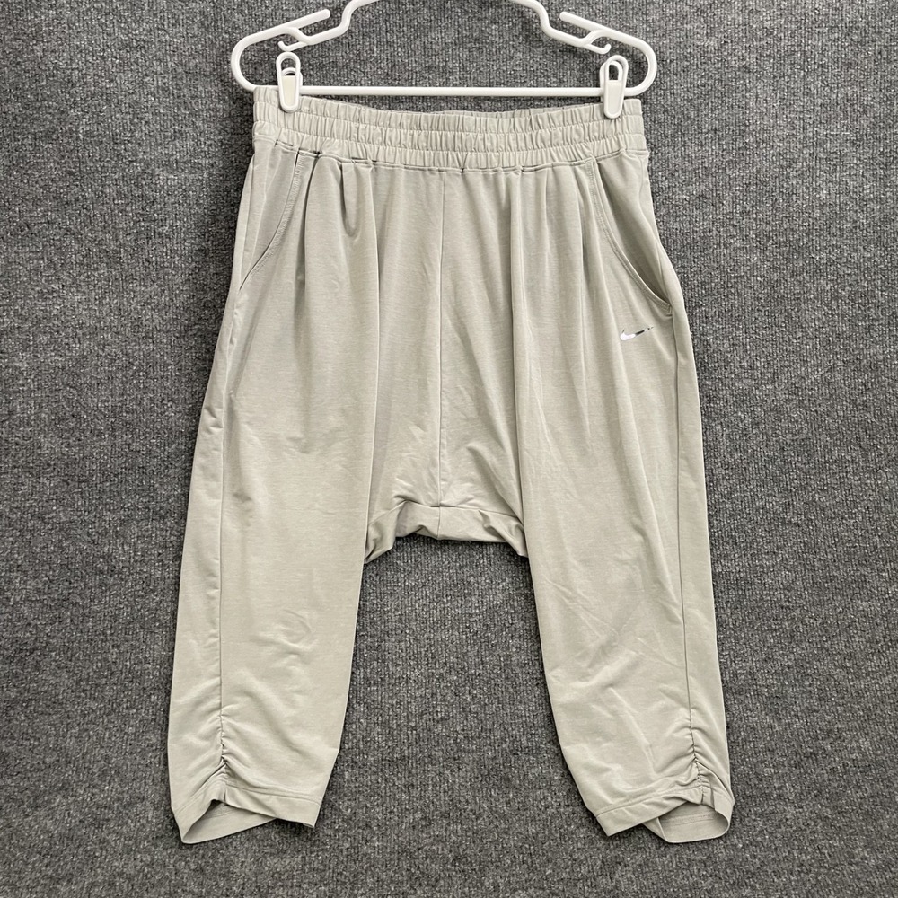 Nike Flow Hyper Yoga Pants Womens Sz M Capri Gray 688450-050